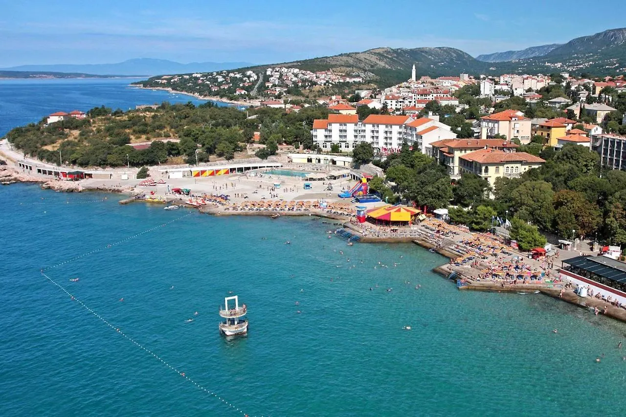 Apartments By The Sea Novi Vinodolski - 12322